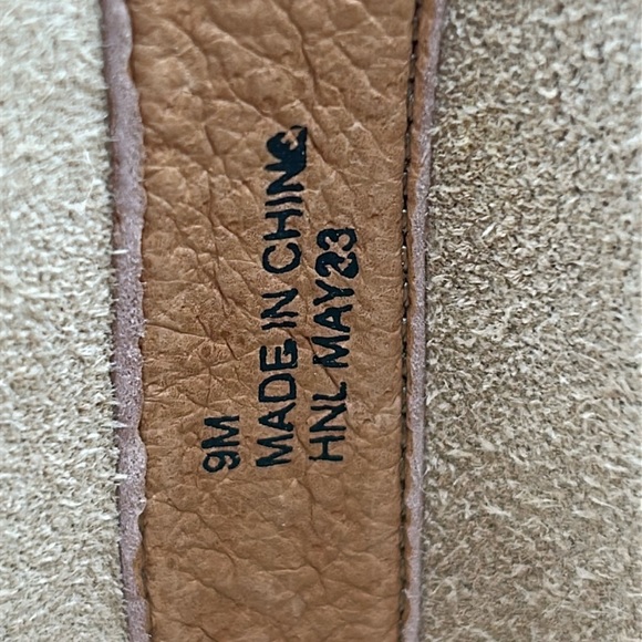 2116- André Assous Suede Ankle boots Beige Water Resistant Size 9 NWT - Picture 11 of 12